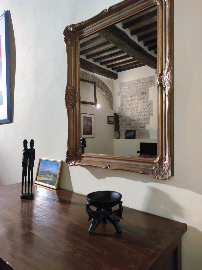 Grillotti Apartment Todi Bagian luar foto